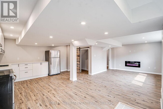 Building Photo - 21 Conchita St