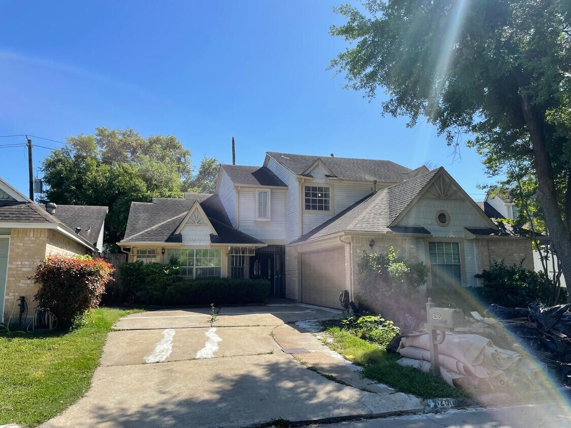 Foto principal - 12915 Ashford Knoll Dr