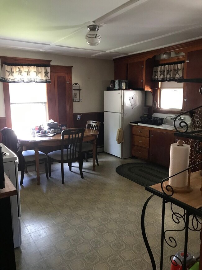 2 Monument St. Unit 2ndfloorapartment4, Winslow, ME 04901 Apartments