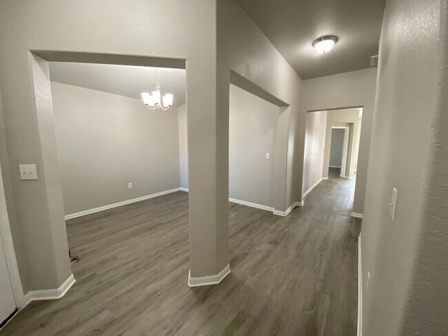 Foto del edificio - 228 Avalanche Ave