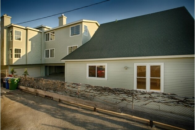 Building Photo - 130 S Bonnie Brae St