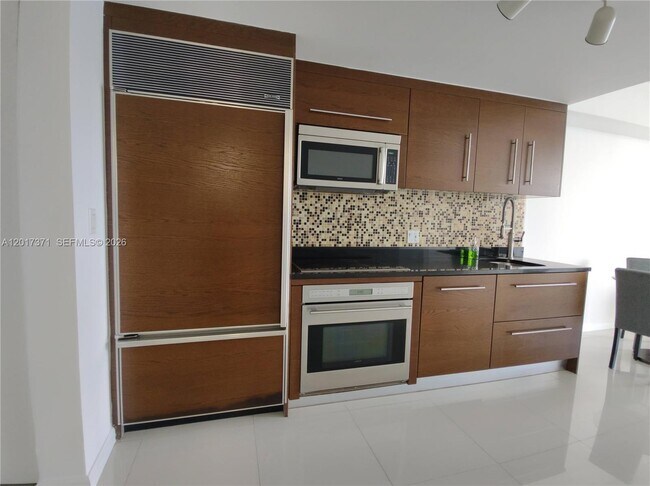 Foto del edificio - 465 Brickell Ave