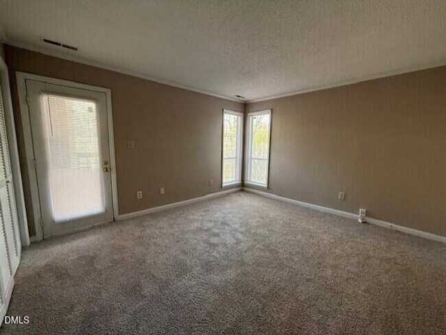 Foto del edificio - Awesome two-bedroom townhome!