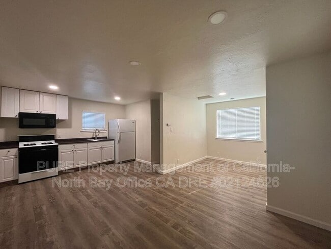 Building Photo - 1293 Clover Dr