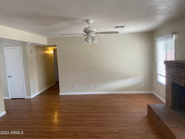 Building Photo - 8637 E El Charro Ln