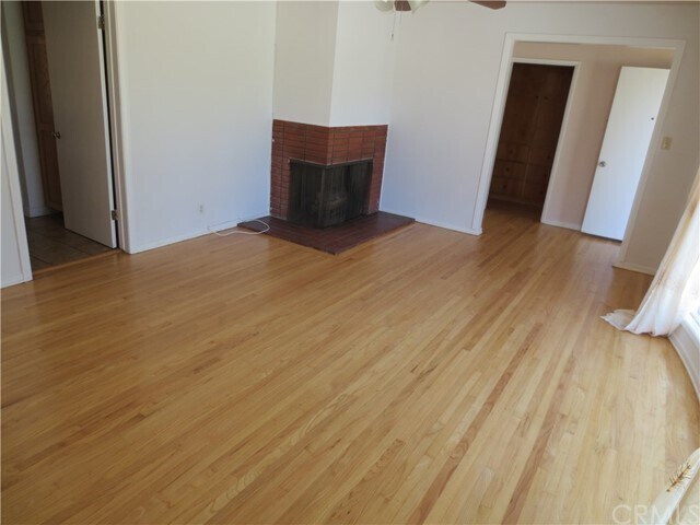 Building Photo - 1322 E Elgenia Ave