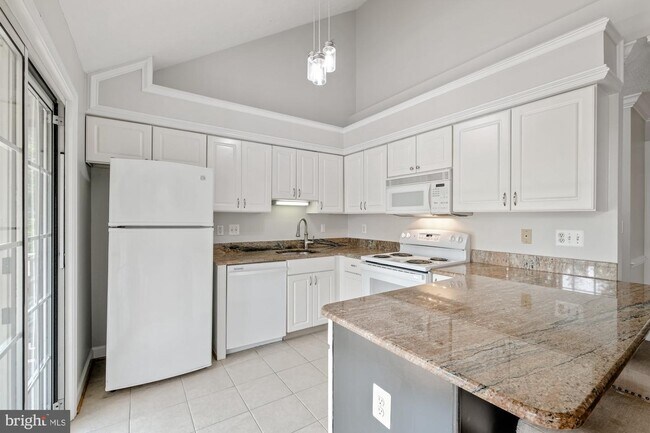 Building Photo - 6501 Springwater Ct