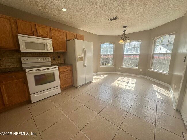 Building Photo - 925 Lake Sanford Ct