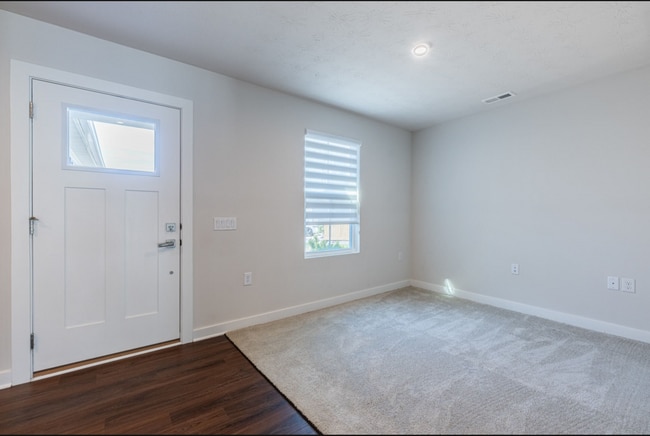Building Photo - 2027 Trillium Way