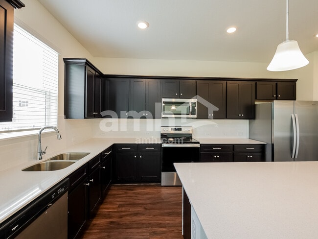 Foto del edificio - 3130 Artemisia Ln