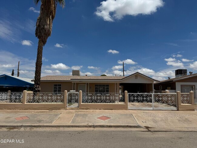 Foto del edificio - 9351 Carranza Dr