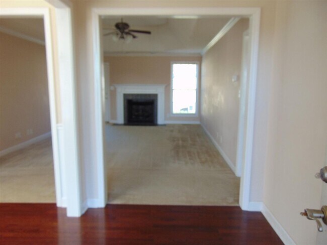 Foto del edificio - 3 Bedroom 2 Bathroom Home!