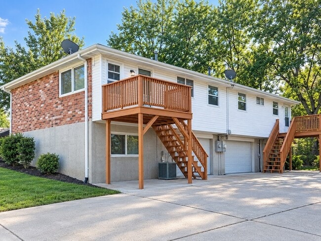 Building Photo - 1685 Lonedell Rd