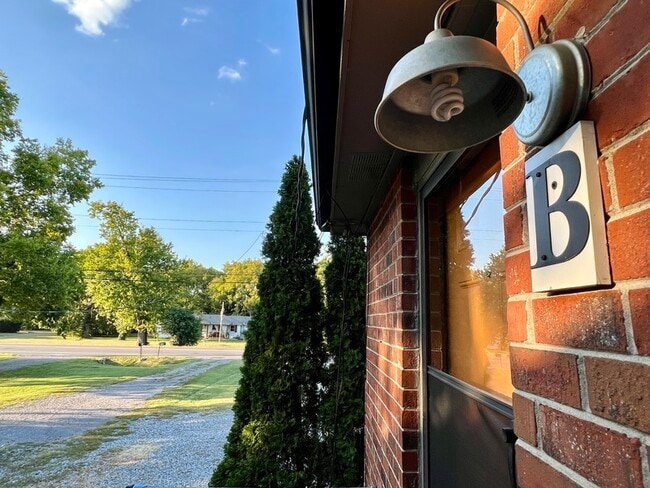 Photo - 212 Ewing Dr House