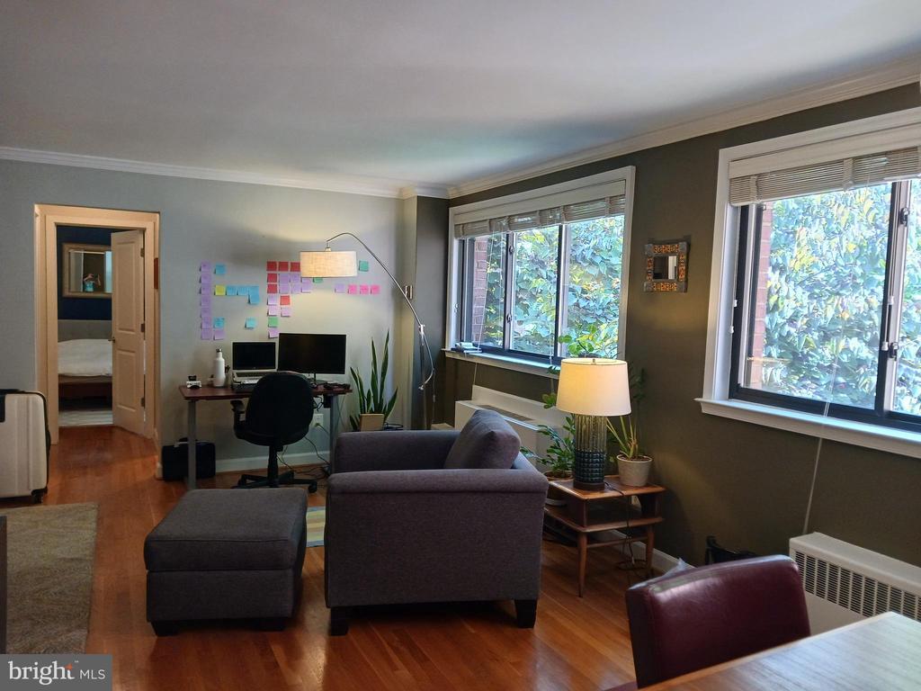Foto principal - 2725 39th St NW