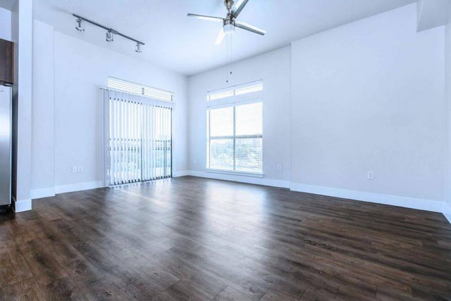 Foto del edificio - 4123 Cedar Springs Rd