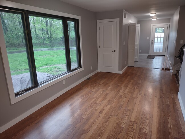 Building Photo - 8620 Salt Springs Rd