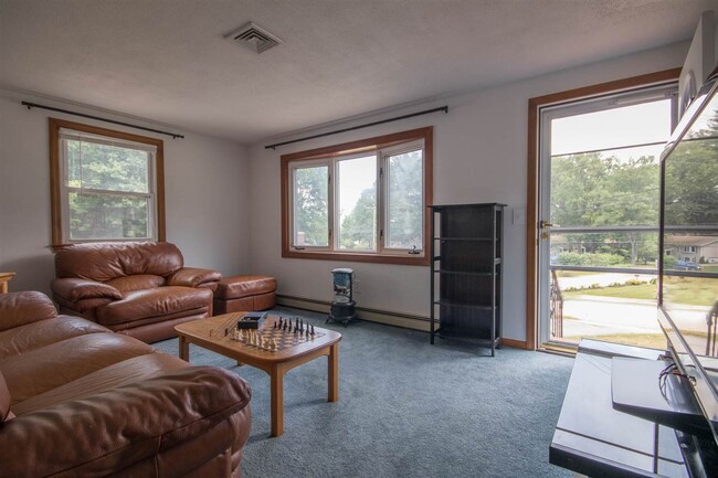 Building Photo - 15 Ardon Dr