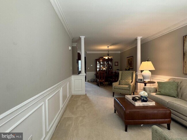 Foto del edificio - 4 Portsmouth Cir