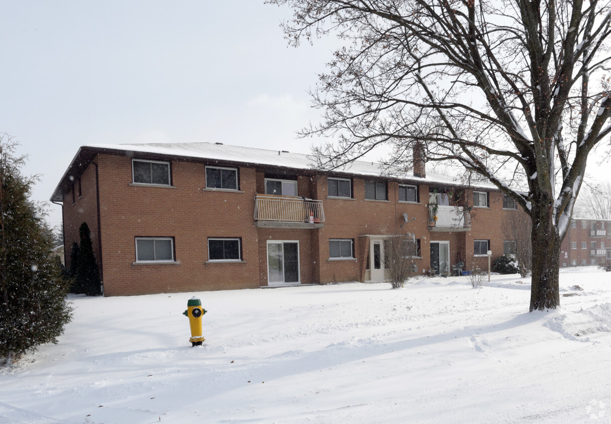 Building Photo - Silverbirch Apartments