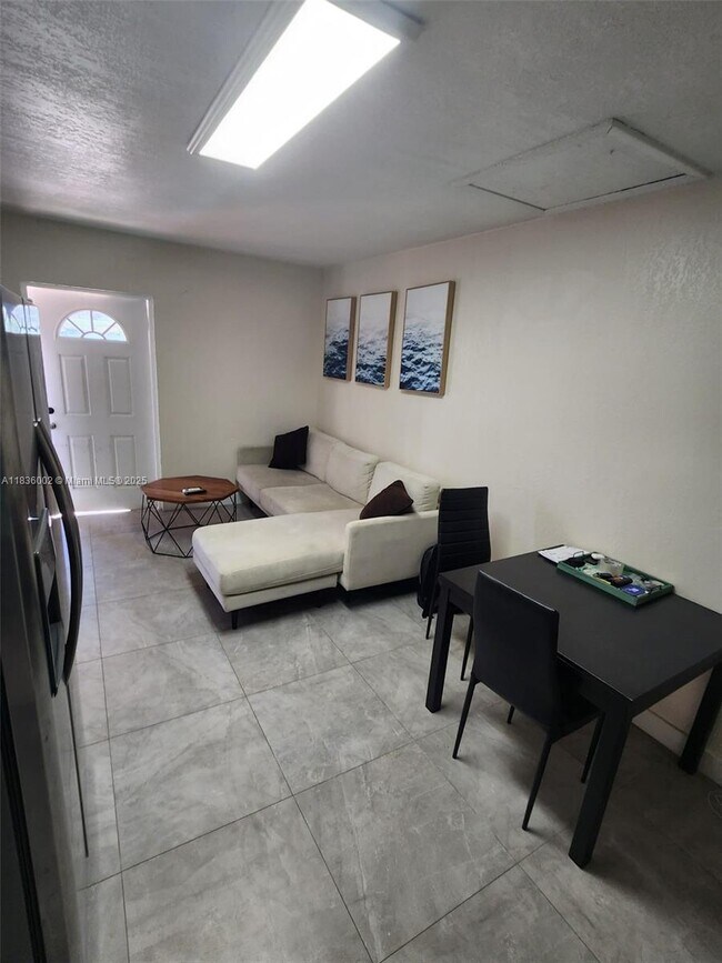 Foto del edificio - 2165 SW 47th St