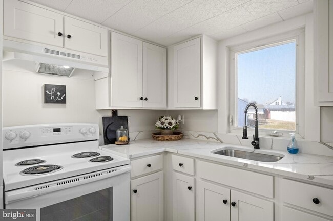 Building Photo - 75 S Washington Dr