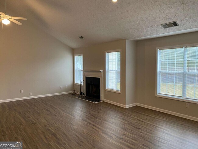 Foto del edificio - 4343 Grey Park Dr NE