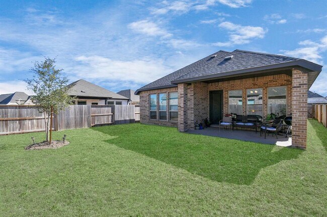Building Photo - 5043 Morrison Dr