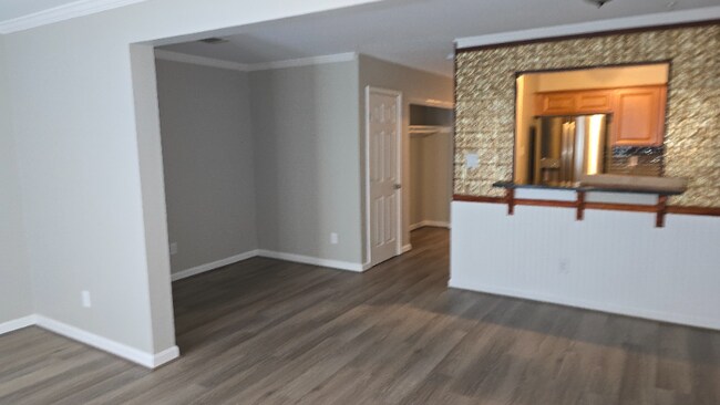 Foto del edificio - 1812 Country Village Blvd