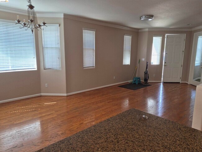 Building Photo - 4127 Cherry Point Ct