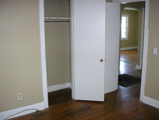 Building Photo - 1540 Virginia Dr