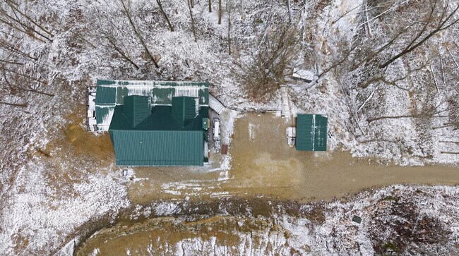 Foto del edificio - 1680 Lower Hatcher Creek Rd