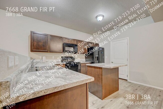 Building Photo - $500 OFF the first month of rent!