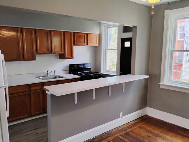 Foto del edificio - 5723 N Woodstock St