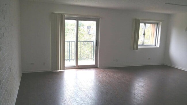 Foto del edificio - 3220 Sanders Rd