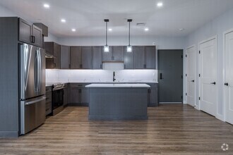 Interior Photo - 21 Summer St