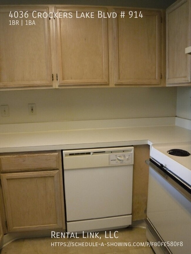 Building Photo - 4036 Crockers Lake Blvd