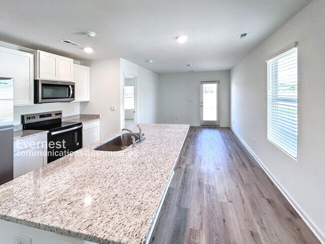Foto del edificio - 1440 Long Leaf Ln
