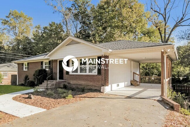 Foto del edificio - 3 Bedroom Pet-Friendly Home in CHARLOTTE, ...