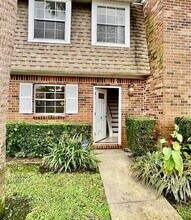 Building Photo - 413 N Cypress Dr