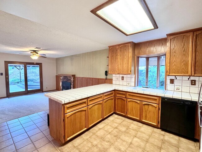 Foto del edificio - Super Cute Ranch Style 3 Bedroom 2 Bath in...