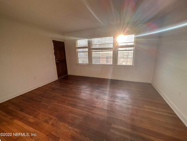 Foto del edificio - 1641 Larue Ave