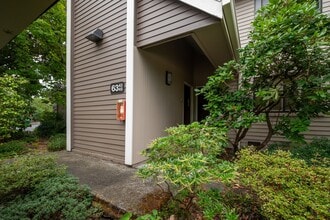 Building Photo - 6345 Sand Point Way NE