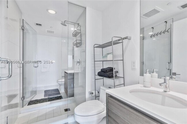 Foto del edificio - 121 NE 34th St