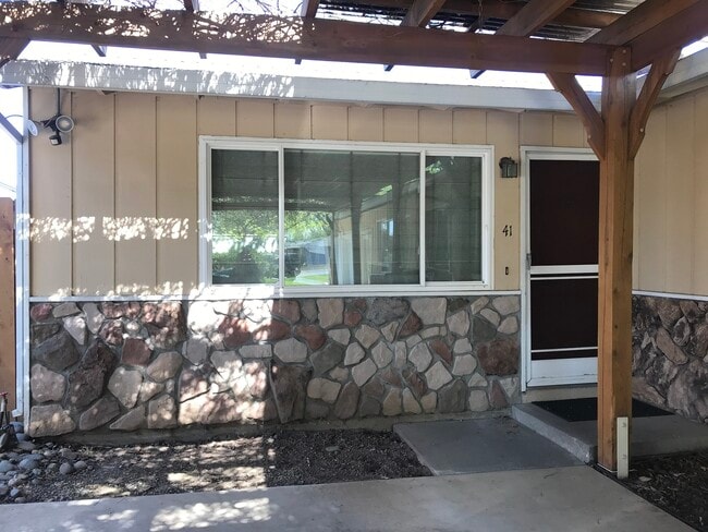 Building Photo - 41 Santos Way