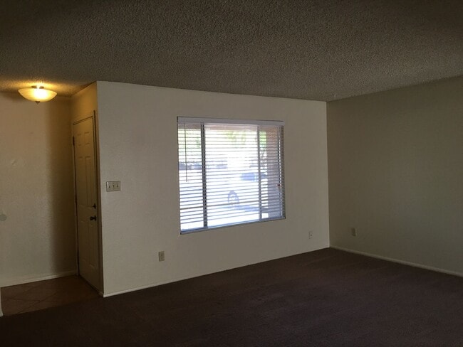 Building Photo - Tempe 3 Bed, 2 Bath Single Story Rental House