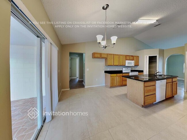 Foto del edificio - 1130 St Tropez Ct