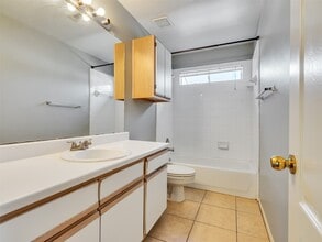Building Photo - 11703 Emerald Hill Dr