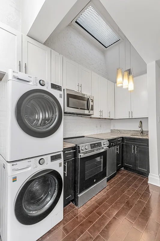 Foto del edificio - 404 W 22nd St