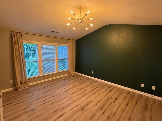 Building Photo - 331 Balaban Cir